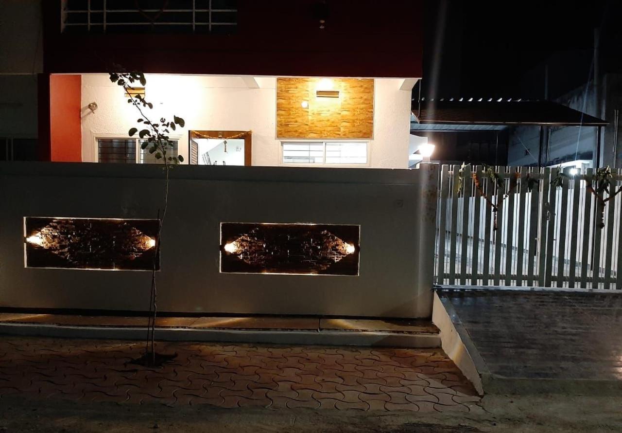 Mahadev Mansion Vila Ujjain Exterior foto